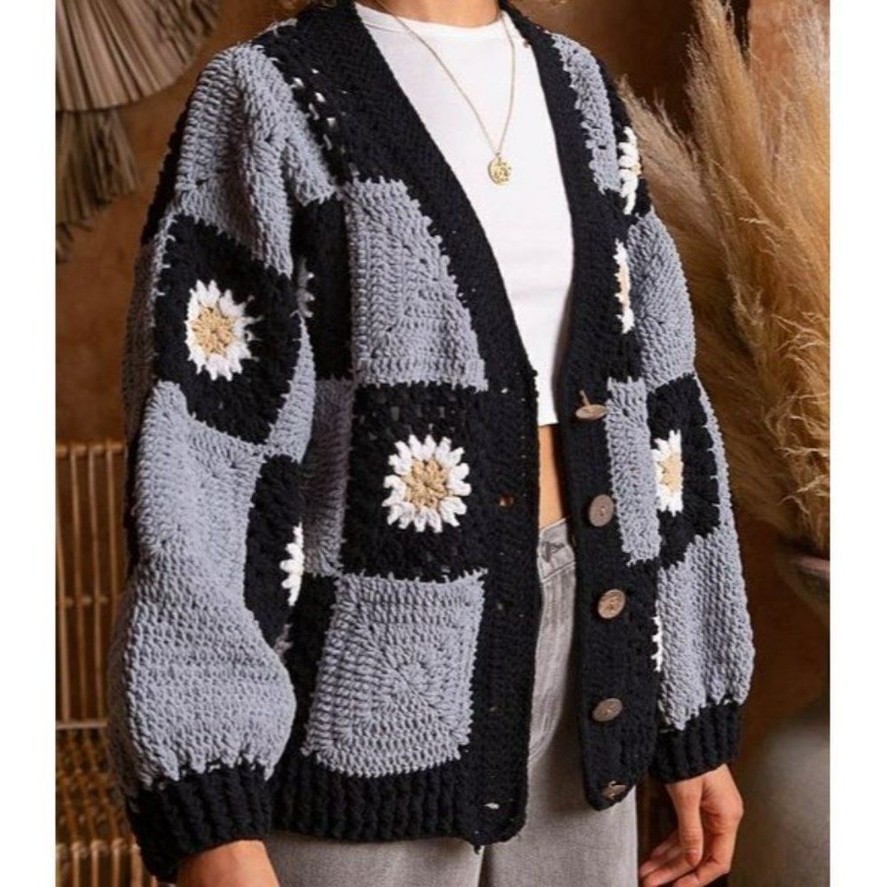 POL Lyla Daisy Patch Crochet Cardi in Black/Grey Multi SMST461 - Picture 3 of 4